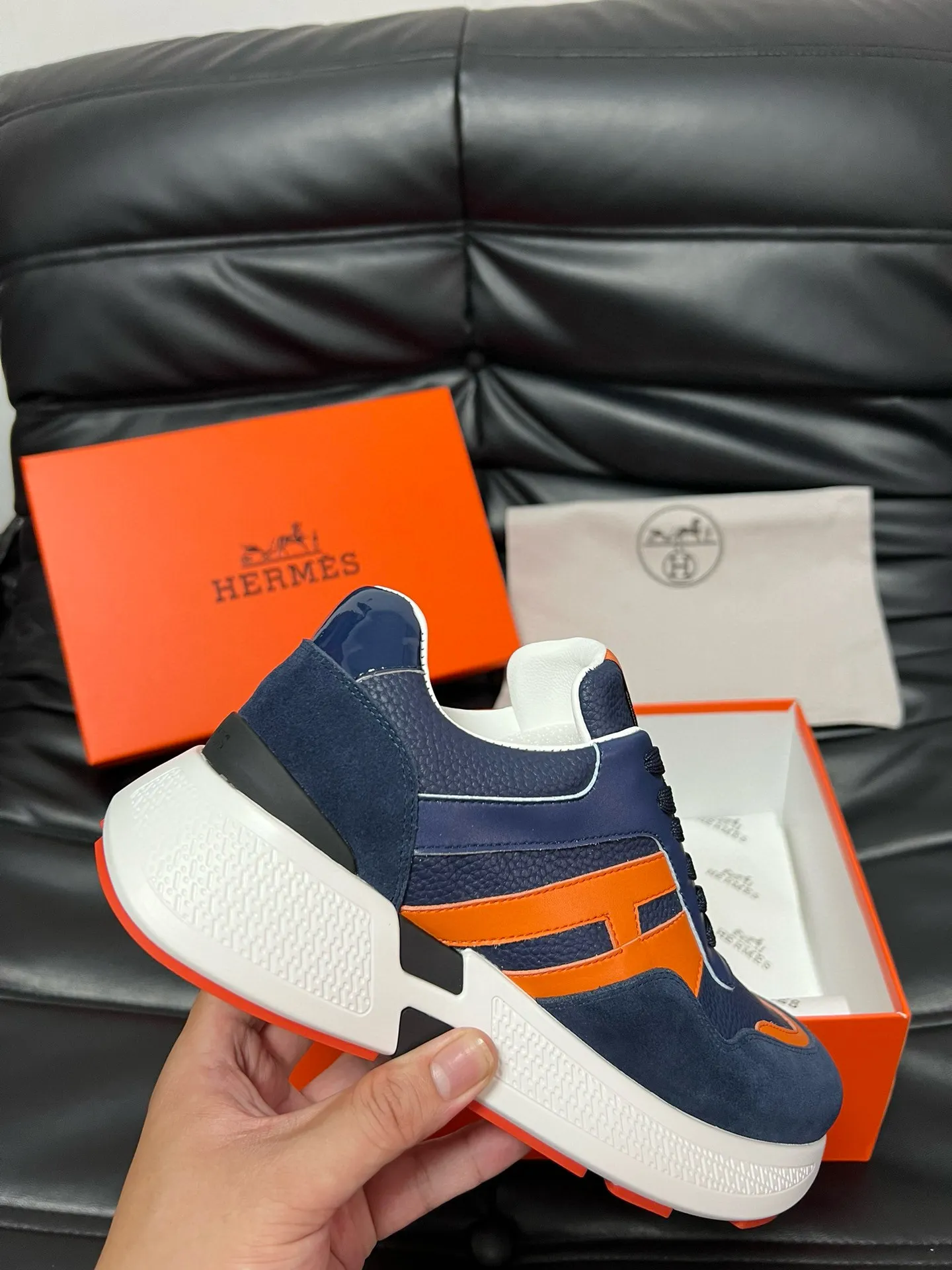 [HERMES] Hermès men's shoes 💰540💰 - High-end quality original order - Upper: 🔝 tumbled calfskin, suede calfskin, shoe body sewn with H pattern - Inner: water-dyed cowhide - Outsole: ultra-light T men's shoes 💰U foam rubber; two-color molded outsole - Super high quality control, fine workmanship: highlighted (high-end, luxury, grade) -Size : 39-44 (38, 45 can be customized)